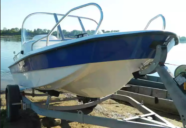 Стеклопластиковый катер Wyatboat-430 DC (тримаран) в Ногинске