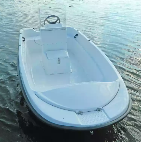 Стеклопластиковая лодка Пингвин с консолью (тримаран) в Ногинске