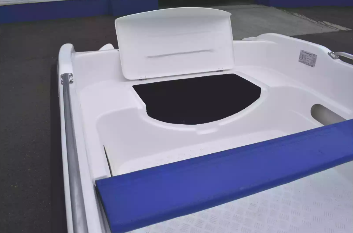 Стеклопластиковая лодка Пингвин New (тримаран) в Ногинске