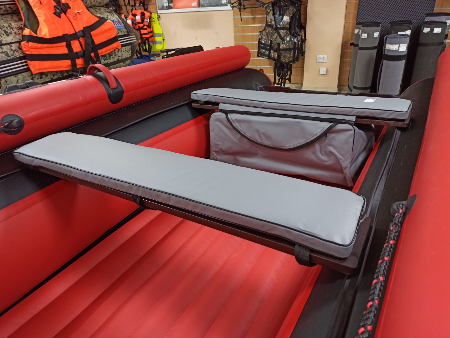 КОМПЛЕКТ МЯГКИХ НАКЛАДОК С СУМКОЙ ДЛЯ ЛОДОК 90Х20 СЕРЫЙ в Ногинске