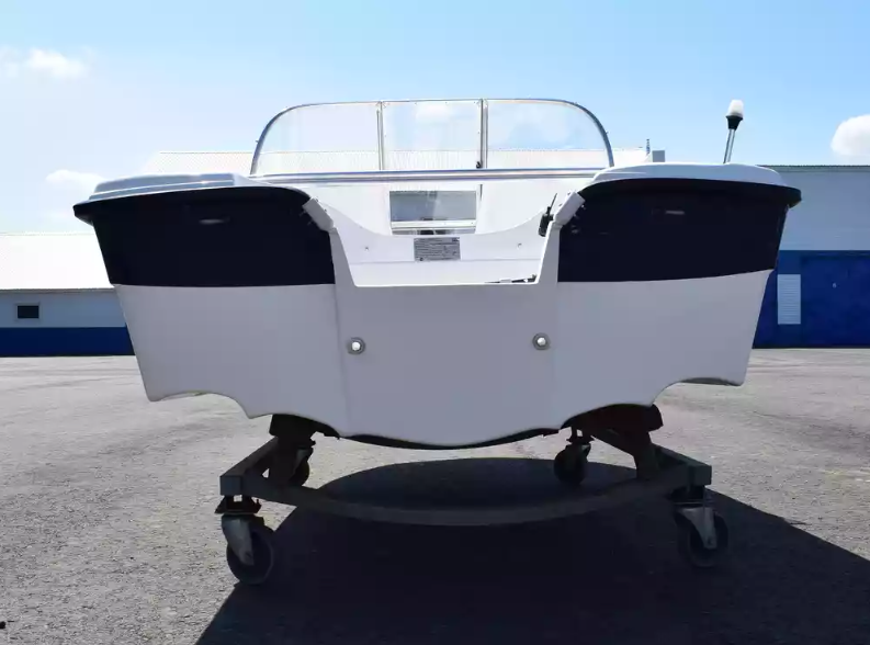 Стеклопластиковый катер Wyatboat-430 DC (тримаран) в Ногинске