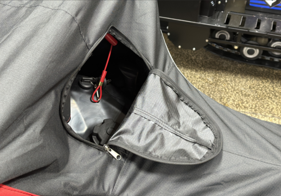 Чехол транспорт. снегохода IKUDZO HUNTER черно-красный Оксфорд ПРЕМИУМ качества с лого IKUDZO в Ногинске