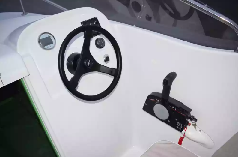 Стеклопластиковый катер Neman-530 с каютой в Ногинске