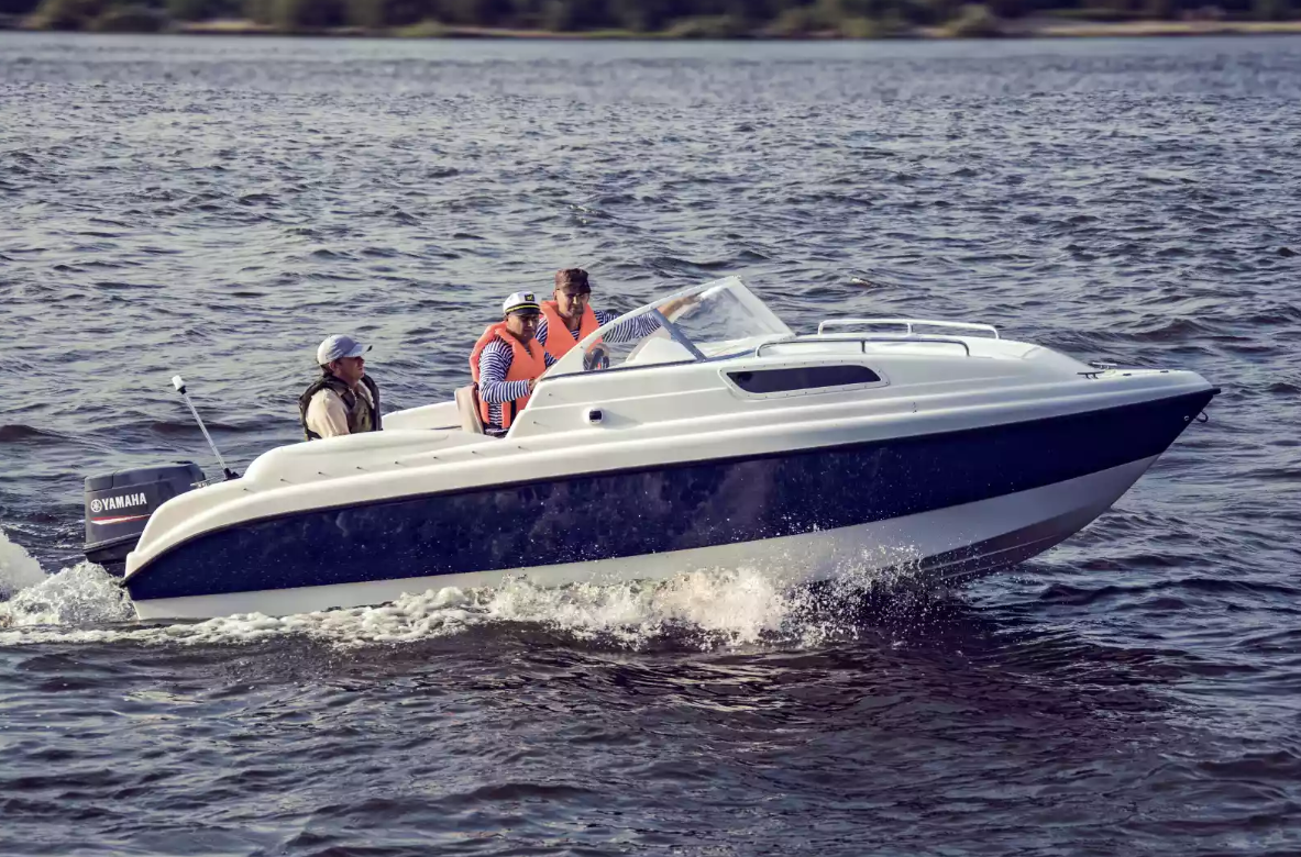 Стеклопластиковый катер Neman-550 с каютой в Ногинске