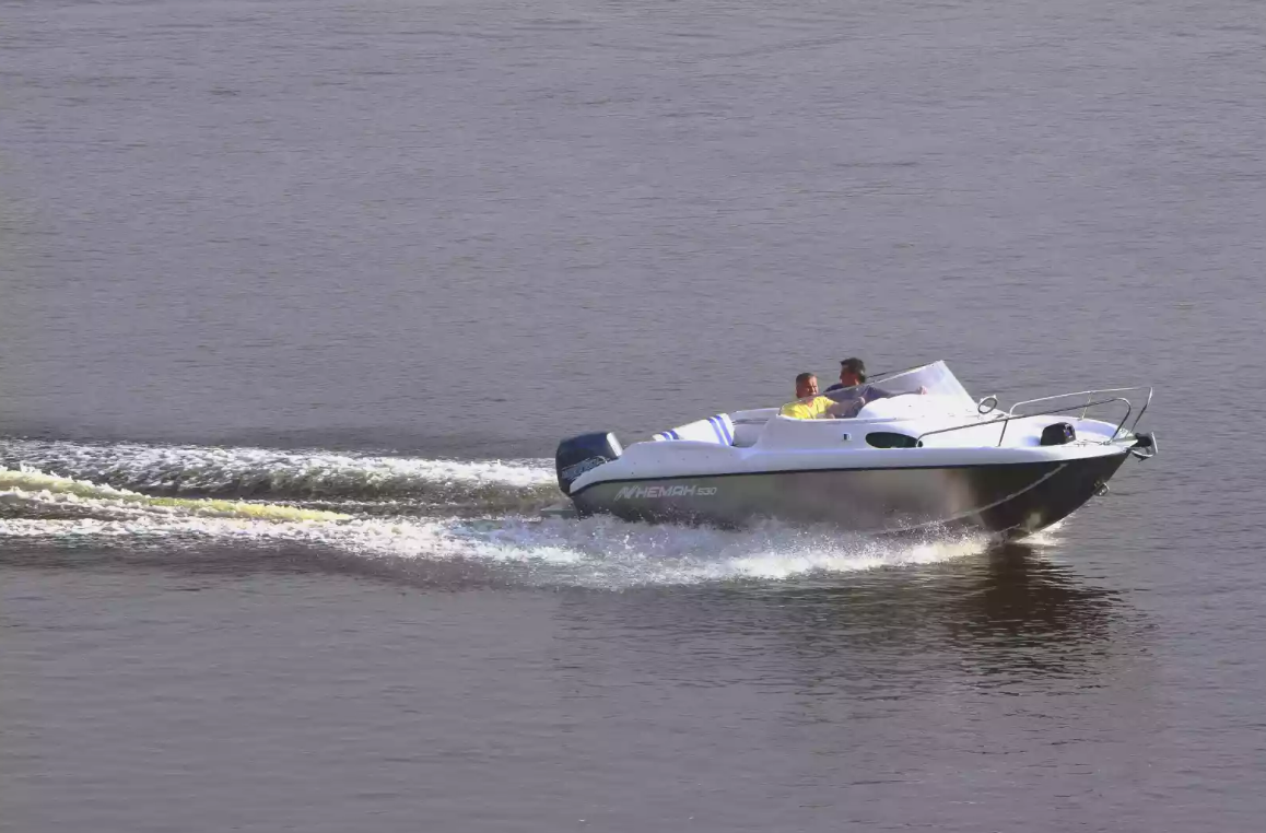 Комбинированный катер Neman-530 с каютой в Ногинске