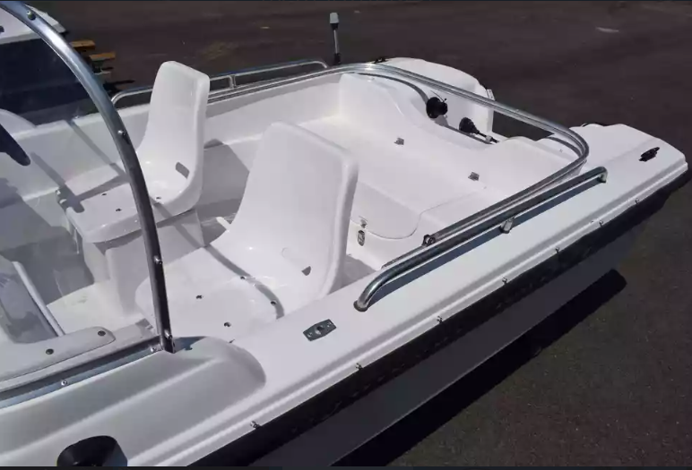 Стеклопластиковый катер Wyatboat-430 DC (тримаран) в Ногинске