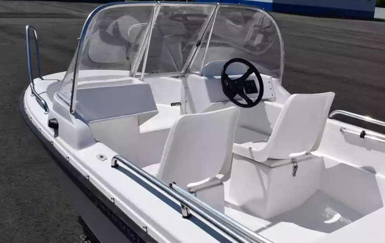 Стеклопластиковый катер Wyatboat-430 DC (тримаран) в Ногинске