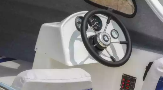 Стеклопластиковый катер Wyatboat-3 П (полурубка) в Ногинске