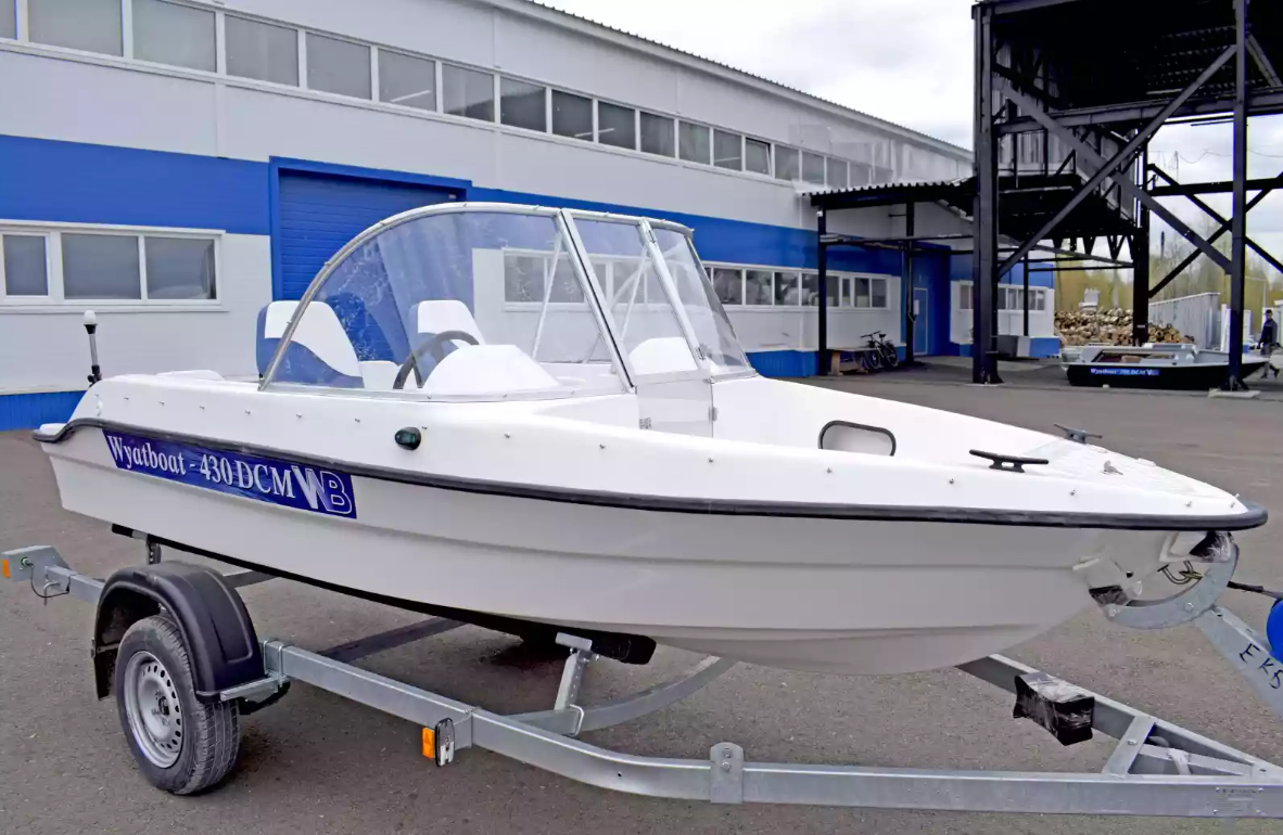 Стеклопластиковый катер Wyatboat-430DCМ (килевая) в Ногинске