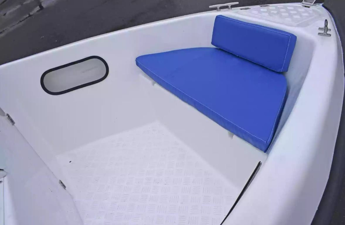 Стеклопластиковый катер Wyatboat-430DCМ (килевая) в Ногинске