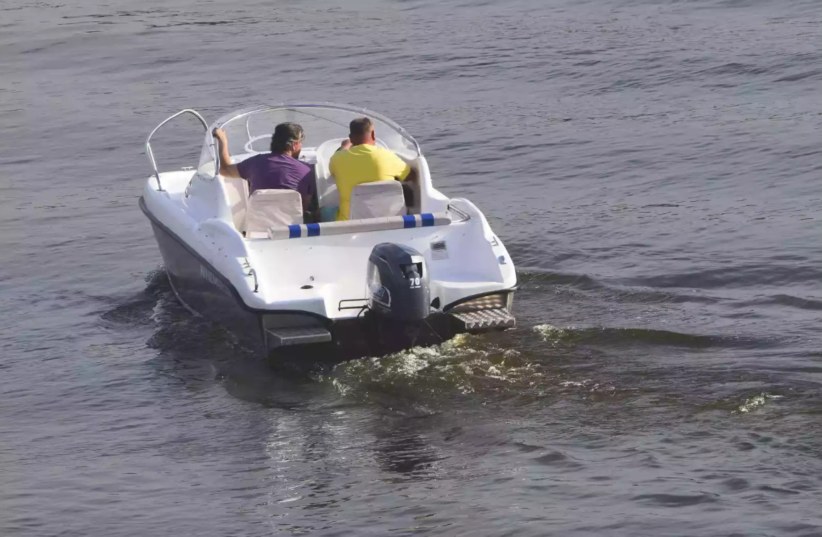 Комбинированный катер Neman-530 с каютой в Ногинске