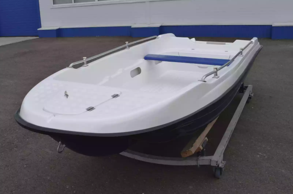 Стеклопластиковая лодка Пингвин New (тримаран) в Ногинске