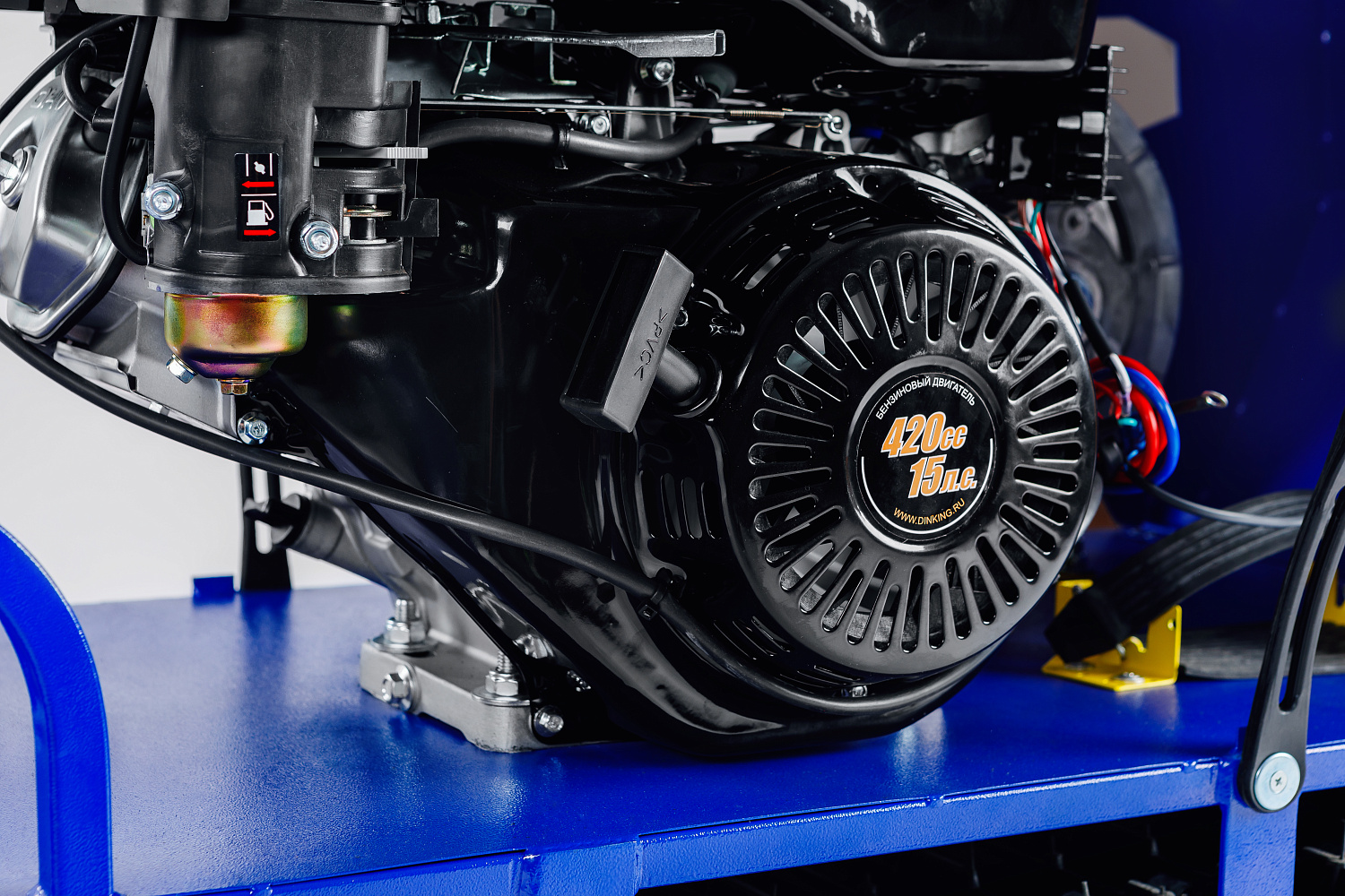 Мотобуксировщик SNOW DOG 17 с эл. запуском (DINKING) в Ногинске